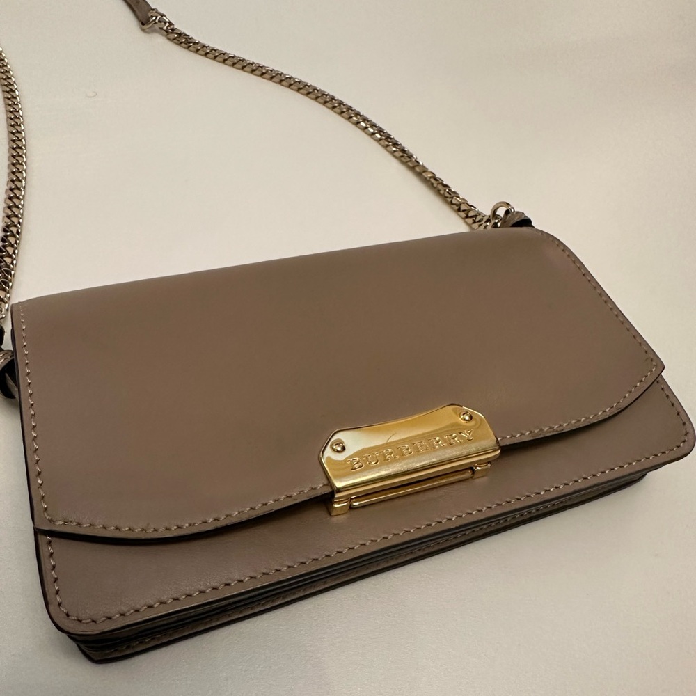 Burberry Madison Leather Beige Crossbody Bag with Gold Accents Authentic - Picture 2 of 12